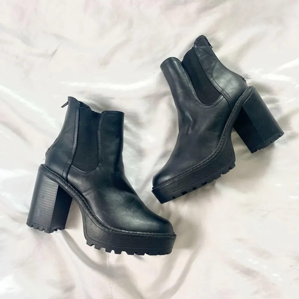madden girl Model Kamora Black Chunky Vampy Gothic Platform Ankle Boot Heels 10